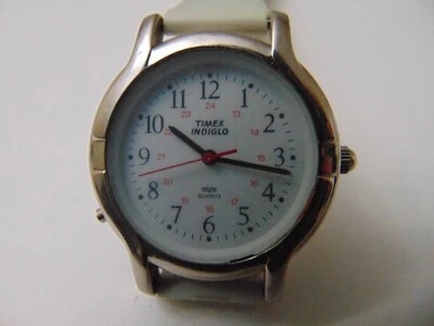 Timex Indiglo Women's Quartz Watch B8 - Works Great with New Battery - image 1 of 4