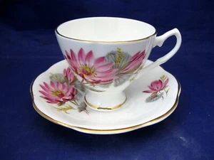 VINTAGE TEA CUP & SAUCER - MAKERS MARK - NO NAME - PINK FLOWERS & GREEN LEAVES - Picture 1 of 7