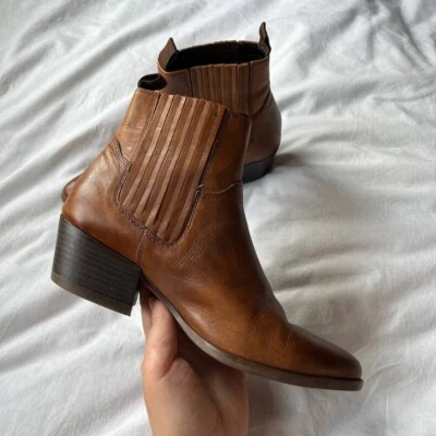 Vagabond Mujer Marrón Cuero Chealsea Botas en Tacón EU 38/US 7.5 #S215 Foto 1 de 4