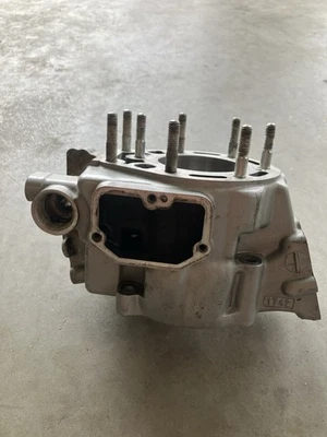 99 Kawasaki KDX 200 Cylinder - Image 1 of 4