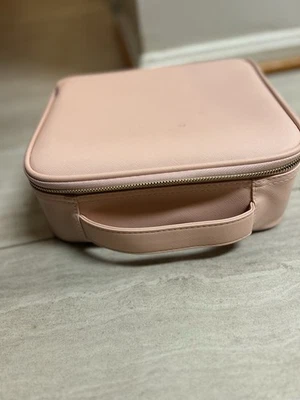 Сумка для макияжа - Изображение 1 из 3