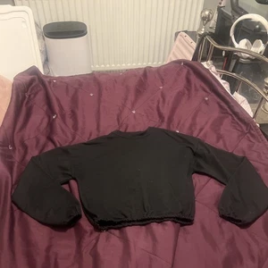 Ladies Size 6 Sweatshirt Black Boohoo 100% Polyester cropped - Picture 1 of 8