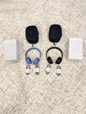 *BRAND NEW* Beats Solo 4 True Wireless On-Ear Headphones *Black and Blue* - Image 1 of 4