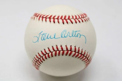 Steve Carlton ONL Baseball Signed Auto PSA/DNA Authenticated Philadelp ID:385787 - Image 1 of 4
