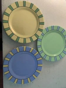 Vintage Set of 6 Melamine 8”Plates  Multicolor - Picture 1 of 2