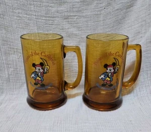 2 tazas de vidrio ámbar vintage de Mickey Mouse Piratas del Caribe Walt Disney World - Imagen 1 de 6