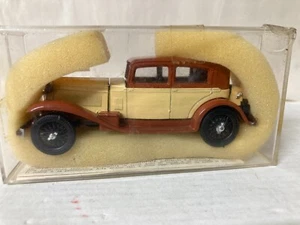 A die-cast 1:43 scale model of a 1932 Alfa Romeo 6c - 1750 by RIO of Italy - Picture 1 of 7
