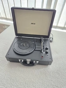 AKAI Portable Vinyl A60011N Record Turntable Player Briefcase Bluetooth  - Picture 1 of 20