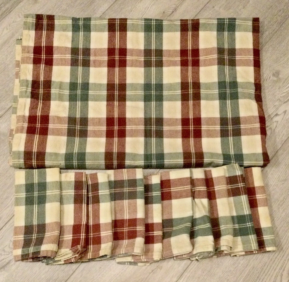 "Mantel 62x48"" y 10 servilletas 15x15"" decoración navideña a cuadros granate/verde/crema" Foto 1 de 4