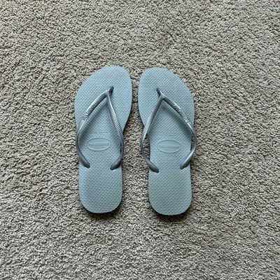 Sandalias de playa vintage Havaianas delgadas verde claro para mujer talla 7/8” Foto 1 de 4