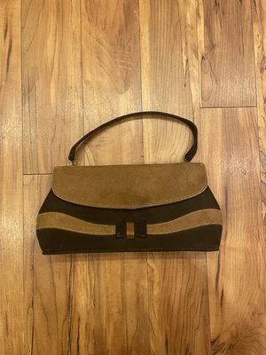 Cartera vintage con lazo de terciopelo de gamuza marrón Foto 1 de 4