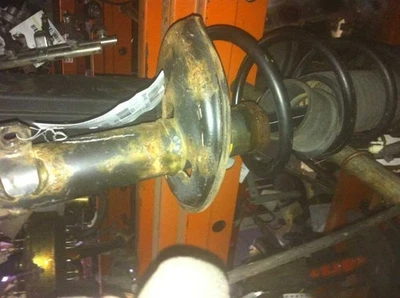 02-03 Toyota Camry LE Driver puntal izquierdo trasero Foto 1 de 4