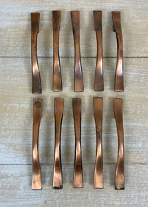 10 tiradores de cajón arqueados de cobre recuperado de colección manijas de gabinete extremos acampanados Japón - Imagen 1 de 9