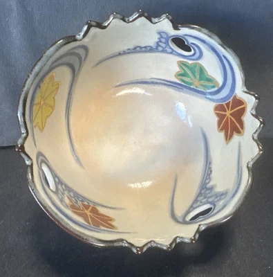 Tazón de té firmado Kaga Zuizan perforado cerámica dorado floral Foto 1 de 4