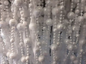 White Glitter Shimmer Ball Ribbon Garland - Picture 1 of 11