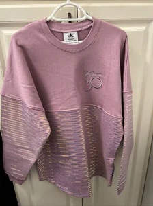 Camiseta deportiva Walt Disney World 2021 50th rosa iridiscente espíritu lentejuela adulto S nueva con etiquetas - Imagen 1 de 12