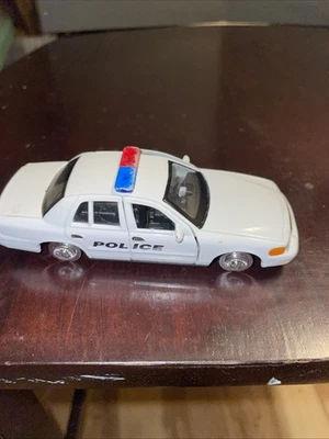 Welly Diecast Car 1999 Ford Crown Victoria Police 4.75” Parts Only W5 - Image 1 of 4