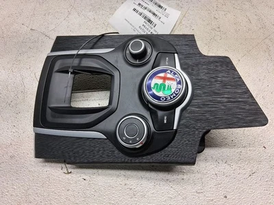 Interruptor de estacionamiento controles multimedia Alfa Romeo Giulia 2017-2019 Foto 1 de 4