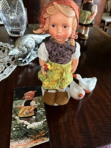 Vintage M.J. Hümmel Goebel Gummi Mädchen Puppe mit Etiketten, Western Germany - Bild 1 von 8