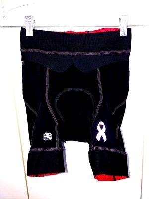 GIORDANA RIDE FIT LADIES SHORT BLACK CYCLING SHORTS W/BREAST CANCER RIBBON-S-EUC - Image 1 of 3