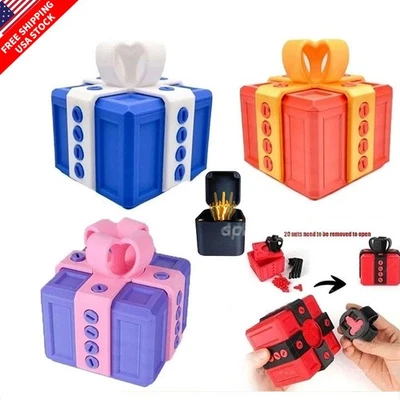 The Prank Box with Middle Finger Surprise, Hilarious Screw Challenge Foto 1 de 4