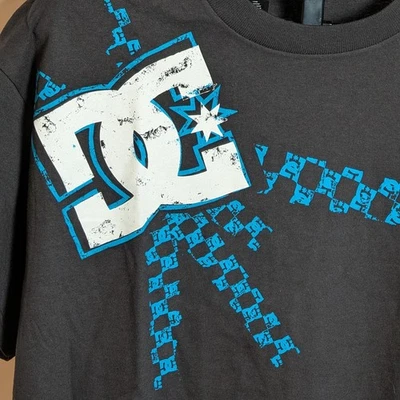 DC Shoes Skateboarding | Men’s Size Large Gray T-Shirt Grunge Skater Surfer Tee - Image 1 of 4