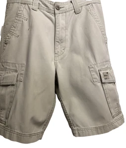 Levi’s Cargo Workwear Shorts Khaki Beige 30 Flap Pockets (measured 32"x10 1/2") - Picture 1 of 8