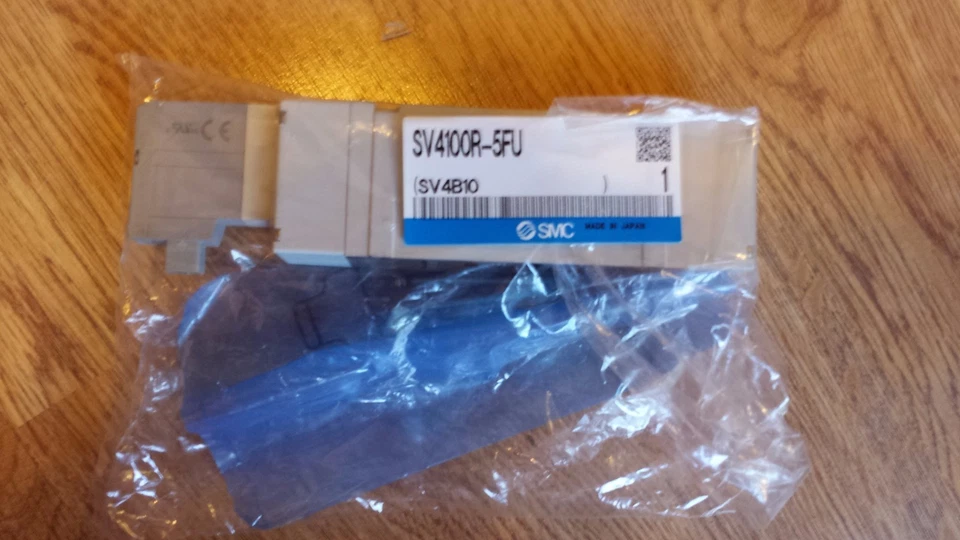 SMC SV4100R-5FU valve, dbl sol, SV4000 SOLENOID VALVE, New - Image 1 of 1