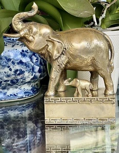 High Relief Solid Brass 8” Elephant on Plinth, 5 lbs, Hong Kong, 1950s - Picture 1 of 12