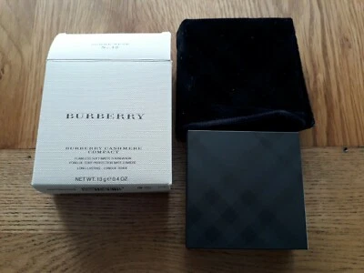 Burberry-cashmere compact.Flawless soft-matte foundation.Ochre nude.13 g.New. - Image 1 of 4