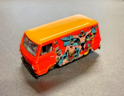 Dodge A100 HW 22 Premium DC Batman 2/5 naranja suelto Hot Wheels 66 ¡En muy buen estado! Foto 1 de 4
