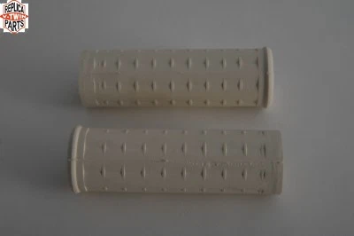 Replica White Waffle Style Grip Set with Plug Hole Knuckle Pan Shovel EVO FXR Foto 1 de 3