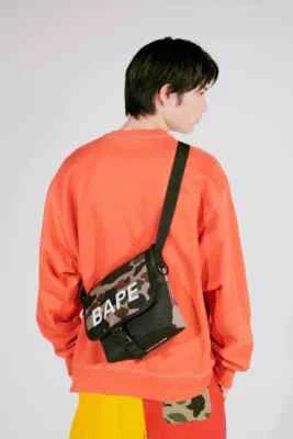 Bolso de hombro camuflado A Bathing Ape 2020. Foto 1 de 4