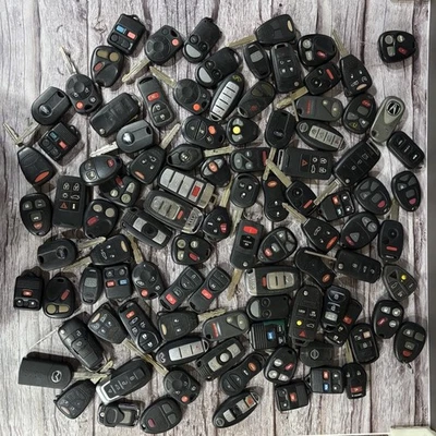 Key Fob Lot : Nissan Ford Toyota Chevy Honda GM Jeep Mazda : Keyfob Oem Lot - Image 1 of 4