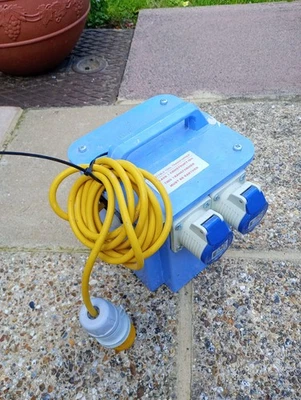 Defender 3kVA 110V to 240V Voltage Converter 16A Step Up Portable Transformer - Image 1 of 4