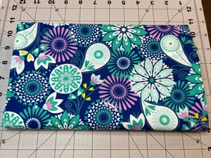Blumen Medaillons Baumwolle Quilten Stoff blau lila türkis 24”L x 40”W - Bild 1 von 1