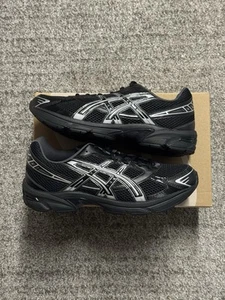 ASICS Gel-1130 Nero Argento Puro | Taglia UK 9,5 Nuovo | Spedizione Veloce - Foto 1 di 7