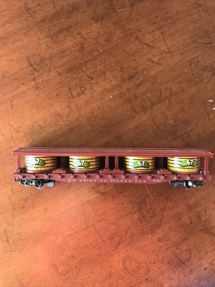 HO scale vintage Revell Heinz 57 Pickle barrel tanks 52' flat car 4130 - Image 1 of 4