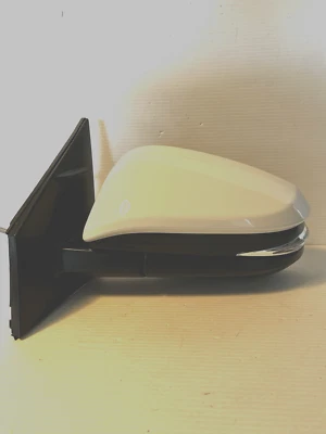 Сигнальное зеркало левое 7 проводов для водителя Toyota RAV4 2016 2017 2018 годов выпуска 1563 - Изображение 1 из 4