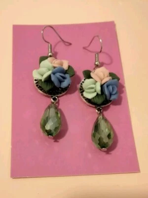 Orecchini con Fiori colorati realizzati a mano - Idea Regalo San Valentino Donna - Immagine 1 di 2