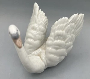 Lladro Schwan mit ausgebreiteten Flügeln #5231 Glanz Porzellan Statue Figur Vogel - Bild 1 von 3