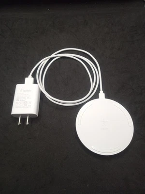 Belkin Boost Charge 10W Wireless Charging Pad WIA001 White with Cord USB-C - Image 1 of 4