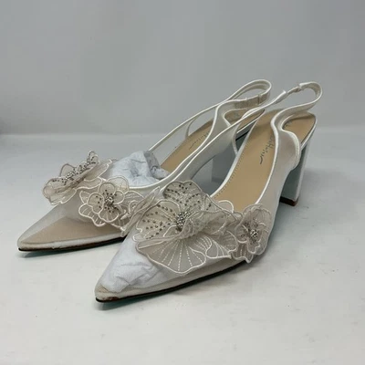 Betsey Johnson Women's 10M Petra Flower Applique Slingback Evening Ivory - Image 1 of 4