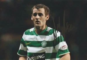 CELTIC: NIALL McGINN SIGNED 6x4 ACTION PHOTO+COA - Picture 1 of 1
