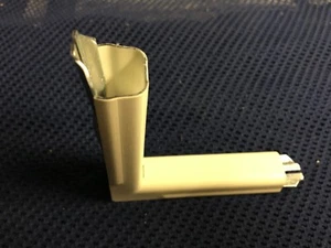 Wiremold V 517 internal  elbow--Ivory-metal - Picture 1 of 3