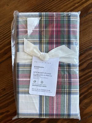 Juego de 2 fundas de almohada Pottery Barn a cuadros Disney Navidad Stewart fiesta navideña, Foto 1 de 4