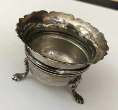 Antigua olla de sal mostaza con patas de plata esterlina de colección con sello distintivo HM condimento A Foto 1 de 4