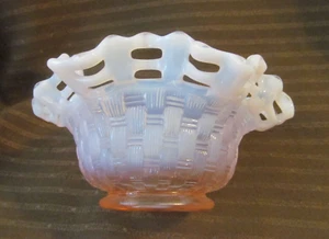 Vintage FENTON Pink Opalescent Glass Basketweave Bowl~Peaches 'n Cream~Open Edge - Picture 1 of 6