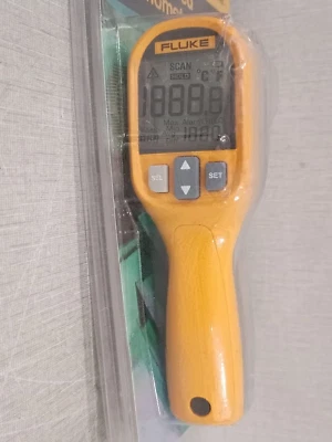 FLUKE 59 MAX + IR THERMOMETER - Image 1 of 4