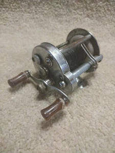 Vintage BAITCASTING REEL, PFLUEGER AKRON NO. 1893L works great Free Shipping  - Picture 1 of 9
